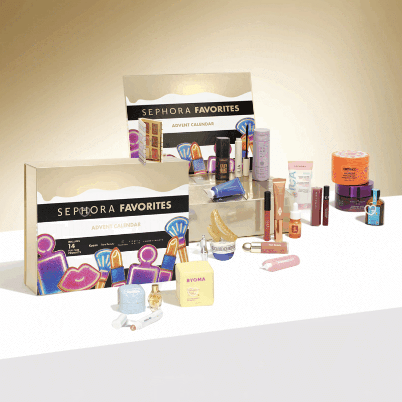Calendrier de l’Avent Sephora Favorites 2025 avec 24 produits beauté premium maquillage, soins visage, cheveux et accessoires pour femmes.