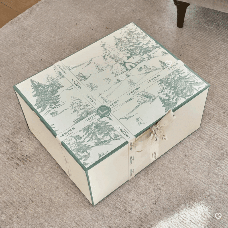 Calendrier de l’Avent Loberon 2025 original contenant 24 surprises décorations raffinées, papeterie et art de la table pour adultes amateurs de déco raffiné haut de gamme.
