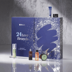Calendrier de l’Avent Flaconi Homme 2025 avec 24 produits de beauté de grandes marques : soins et parfums, formats exclusifs et voyage, idéal pour homme élégant.