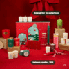 Calendrier de l’Avent My Jolie Candle 2025 élégant avec 24 surprises cocooning pour femmes, bougies parfumées, bijoux et décorations festives.
