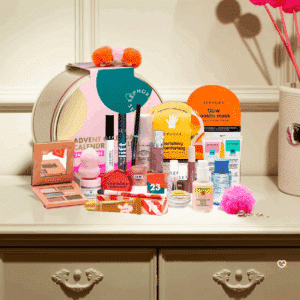 Calendrier de l’Avent Sephora Collection Premium 2025 en coffret doré réutilisable avec 24 surprises beauté exclusives maquillage, soins, bain et accessoires.