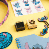 Calendrier de l’Avent Stitch 2025 Disney avec 24 surprises papeterie, bijoux, mini-figurines et décorations festives pour fans et enfants.