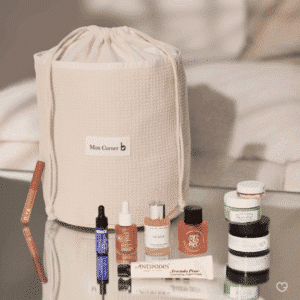 trousse en coton bio calendrier de l'avent moncornerb contenant 25 produits de beauté bio et naturelle multimarque : soins visage, maquillage et soins capillaire idéal pour femme et adolescente