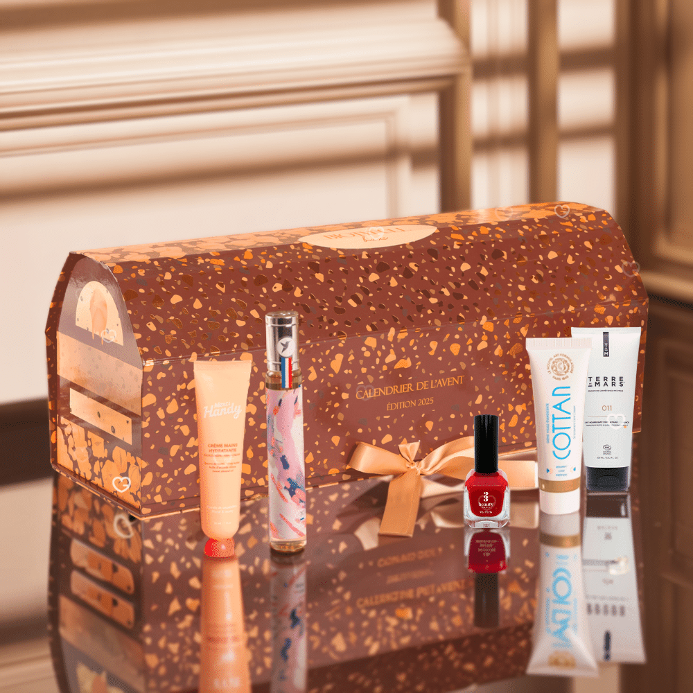 Box beauté Calendrier de l'Avent biotyfull box 2025 contenant 27 produits beauté bio soins maquillage pour femme et adolescente