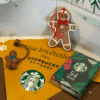 Calendrier de l’Avent starbucks 2025 gourmand avec 24 surprises caféinées, accessoires et goodies exclusifs pour amateur de café.