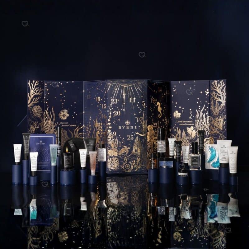 Calendrier de l'Avent Avant Skincare Odyssey 2026 ouvert, 25 cases et produits skincare, design or et océan