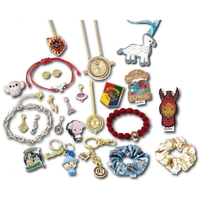 Contenu du Calendrier de l'Avent Harry Potter Time Turner 2026, les 24 bijoux et accessoires sous licence Warner Bros. The Carat Shop