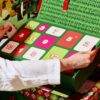 Détail des 25 cases numérotées du calendrier de l'Avent Lush 2026
