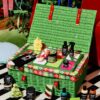 Calendrier de l'Avent Lush 2026 ouvert avec les 25 produits vegan visibles sur les deux plateaux