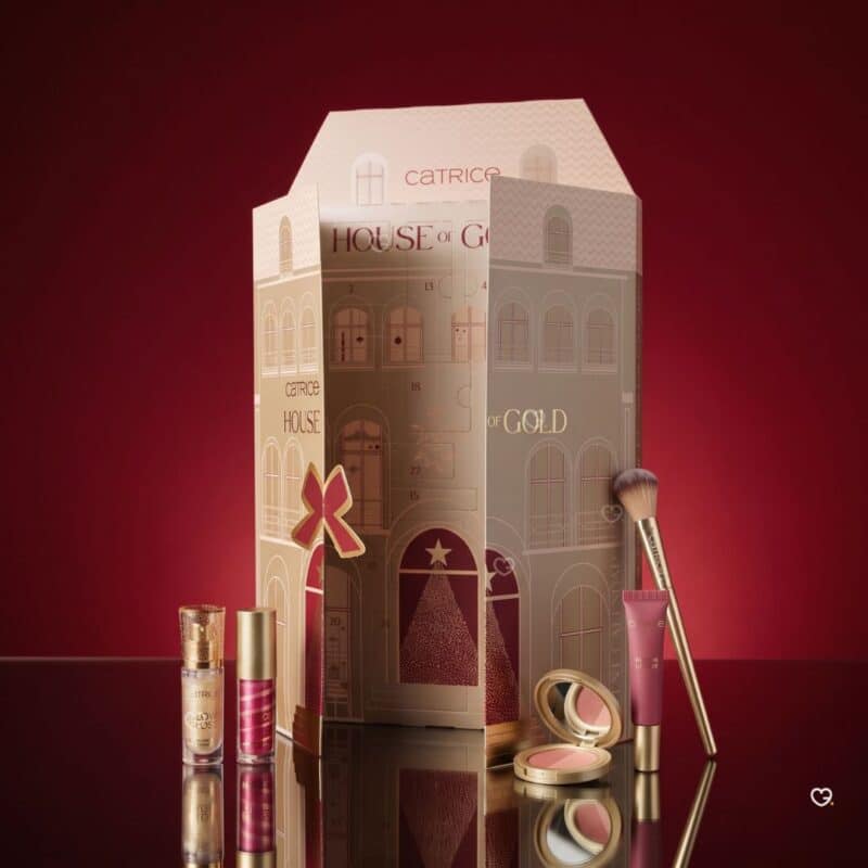 Calendrier de l'Avent maquillage Catrice 2026, la maison doree montee en volume avec quelques produits