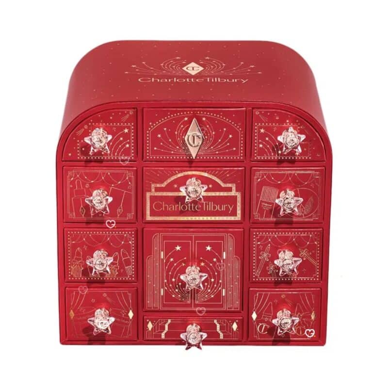 Calendrier de l Avent Charlotte Tilbury 2026 Hollywood Beauty Wonderland, boite rouge et or fermee