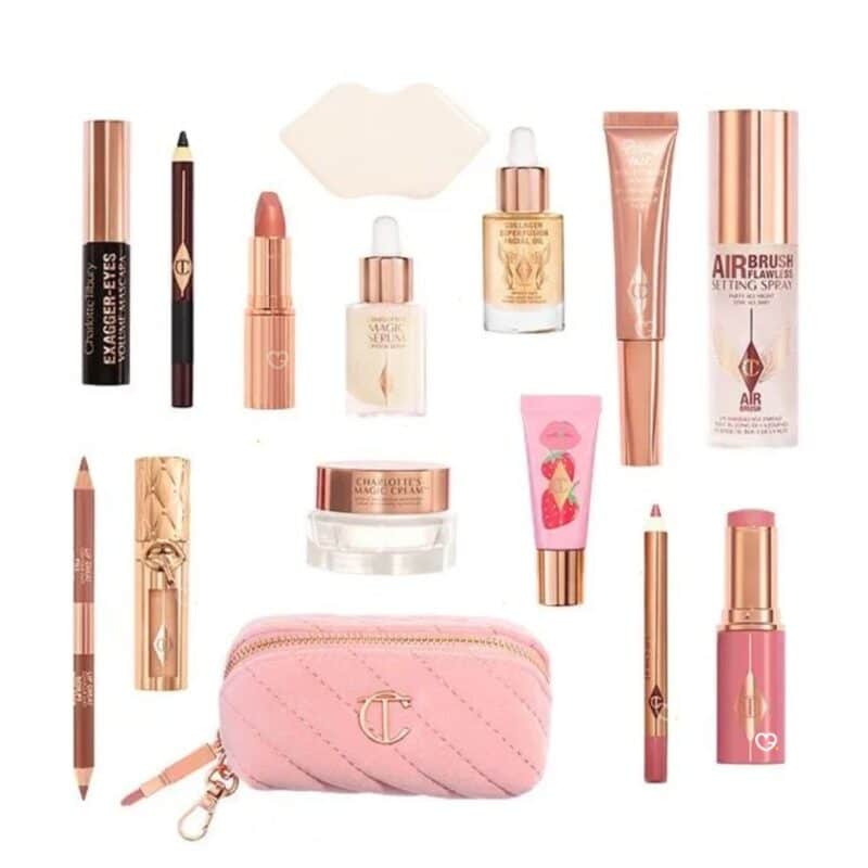 Les 15 produits du calendrier de l Avent Charlotte Tilbury 2026 disposes a plat