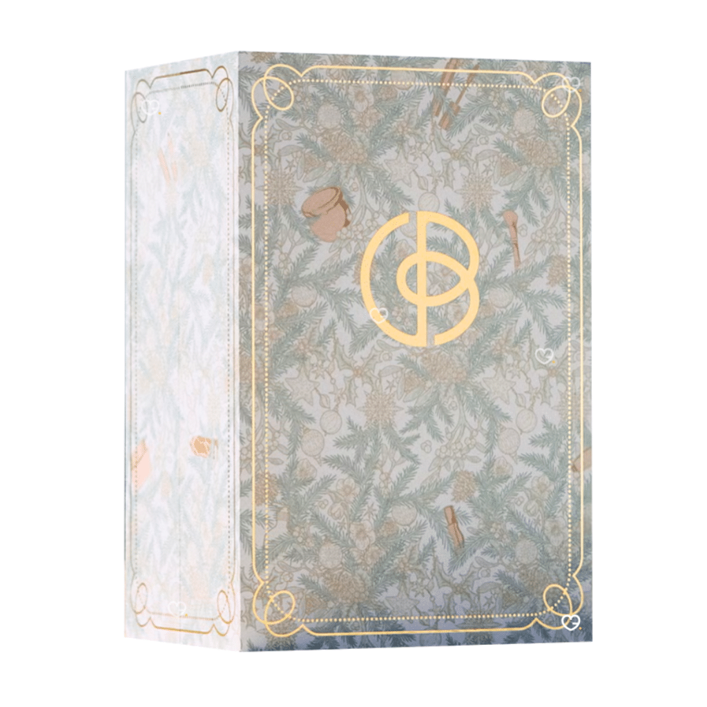 Calendrier de l'Avent Cult Beauty 2026, boîte fermée au motif botanique victorien et monogramme doré