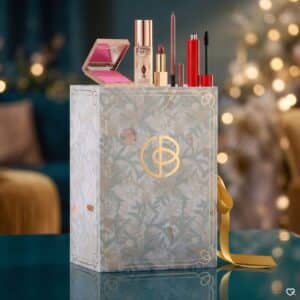 Calendrier de l'Avent Cult Beauty 2026 et ses produits dévoilés en ambiance de Noël