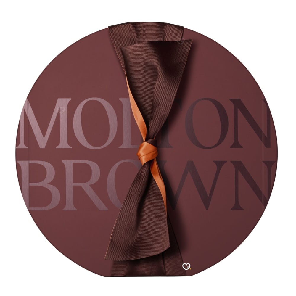 Calendrier de l'Avent Molton Brown 2026, coffret rond cuivré fermé sur fond blanc