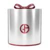 Coffret fermé du calendrier de l Avent Armani Beauty 2026 Glamorous Winter Escape sur fond blanc