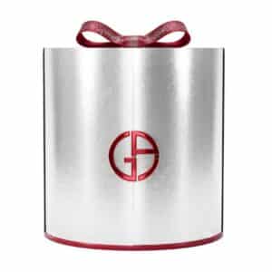 Coffret fermé du calendrier de l Avent Armani Beauty 2026 Glamorous Winter Escape sur fond blanc