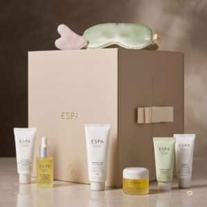 Produits du calendrier de l'Avent ESPA 2026 : Gua Sha en quartz rose, masque de nuit en soie et soins visage