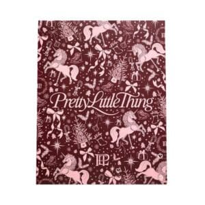Couvercle du calendrier de l'Avent PrettyLittleThing 2026, logo PLT doré